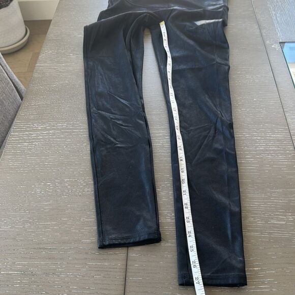 SPANX Faux Leather Women’s Size L Black Shaping Leggings GUC - Picture 12 of 12